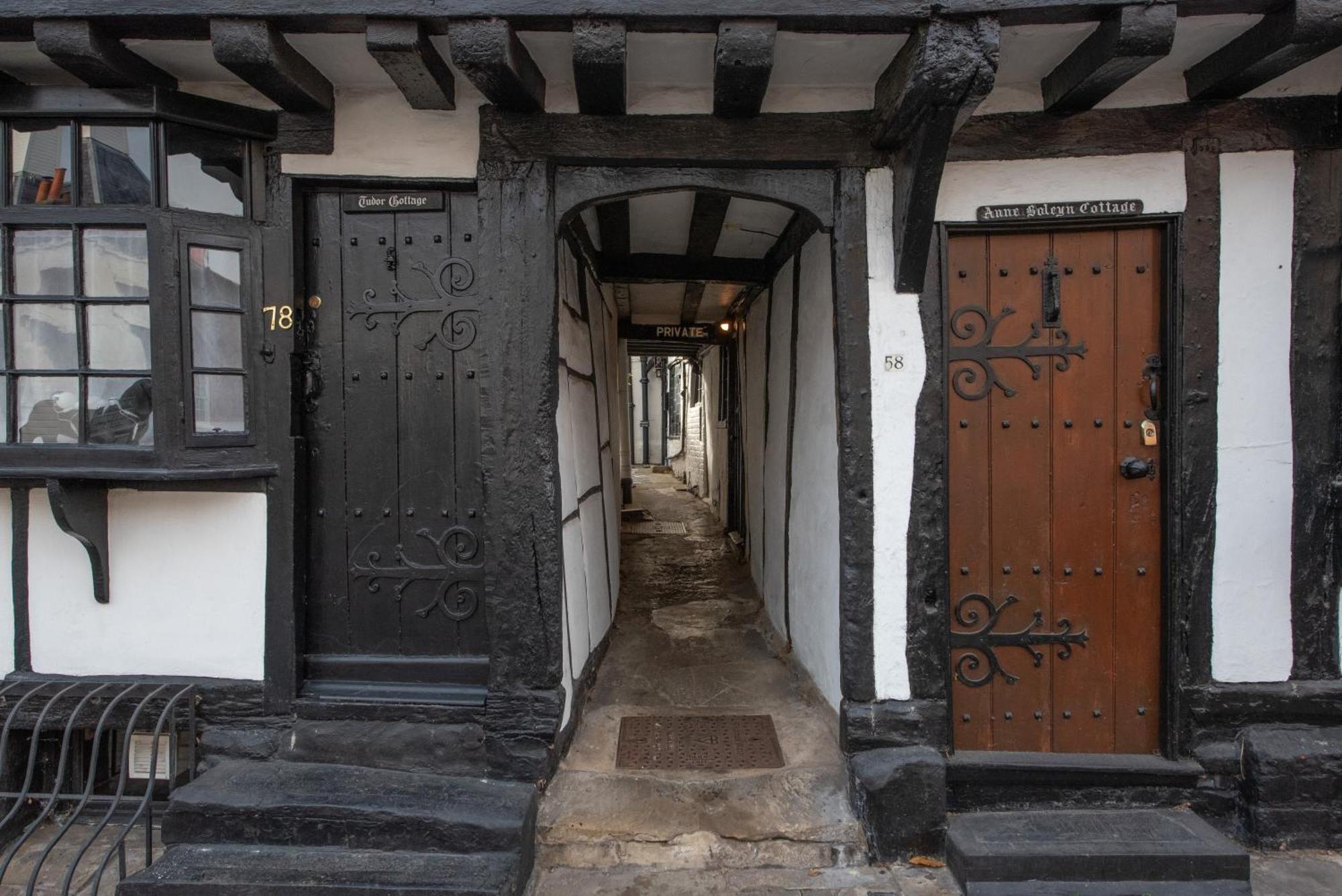 15Th Century Tiny Character Cottage-Henley Centre Exterior photo