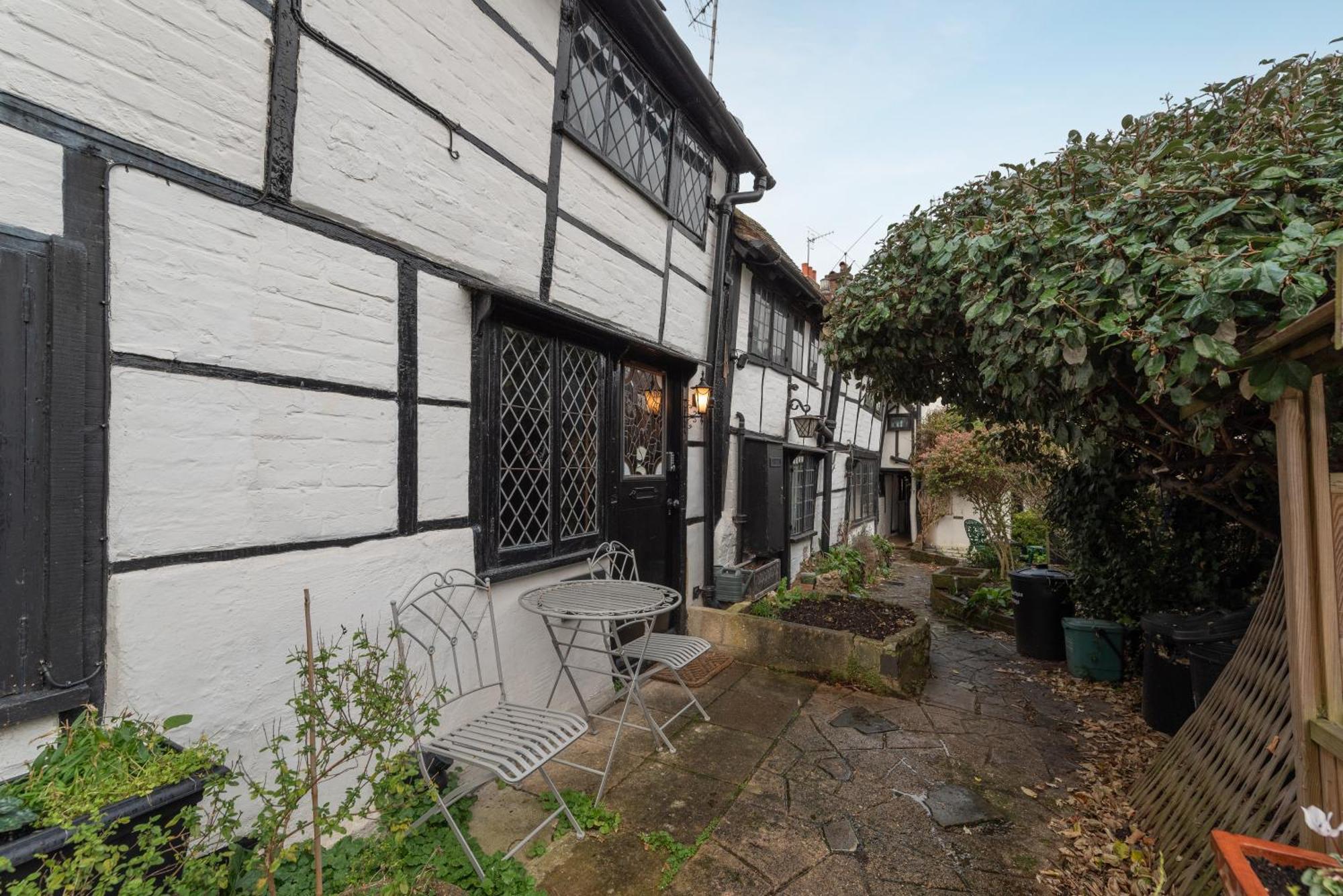 15Th Century Tiny Character Cottage-Henley Centre Exterior photo