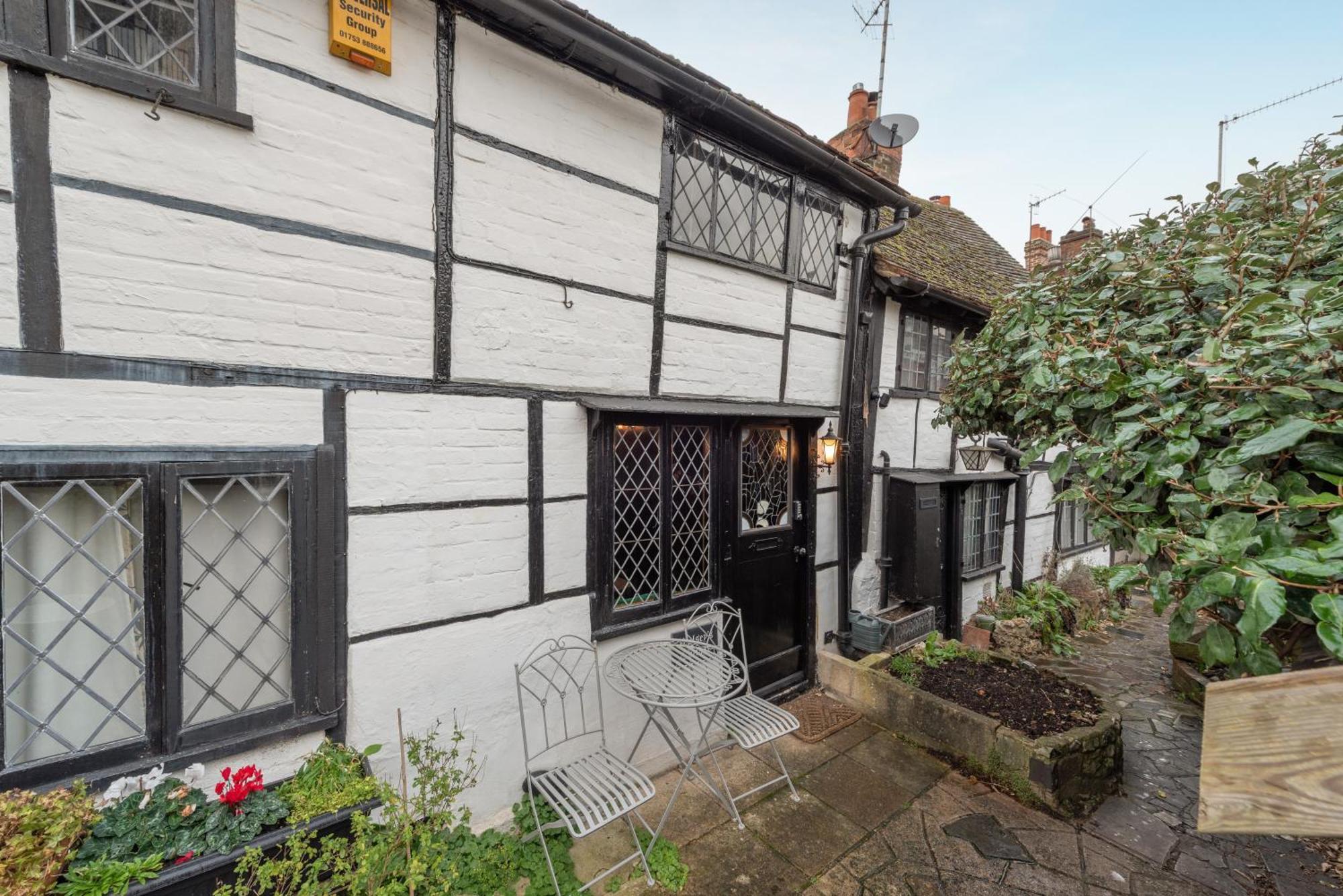 15Th Century Tiny Character Cottage-Henley Centre Exterior photo