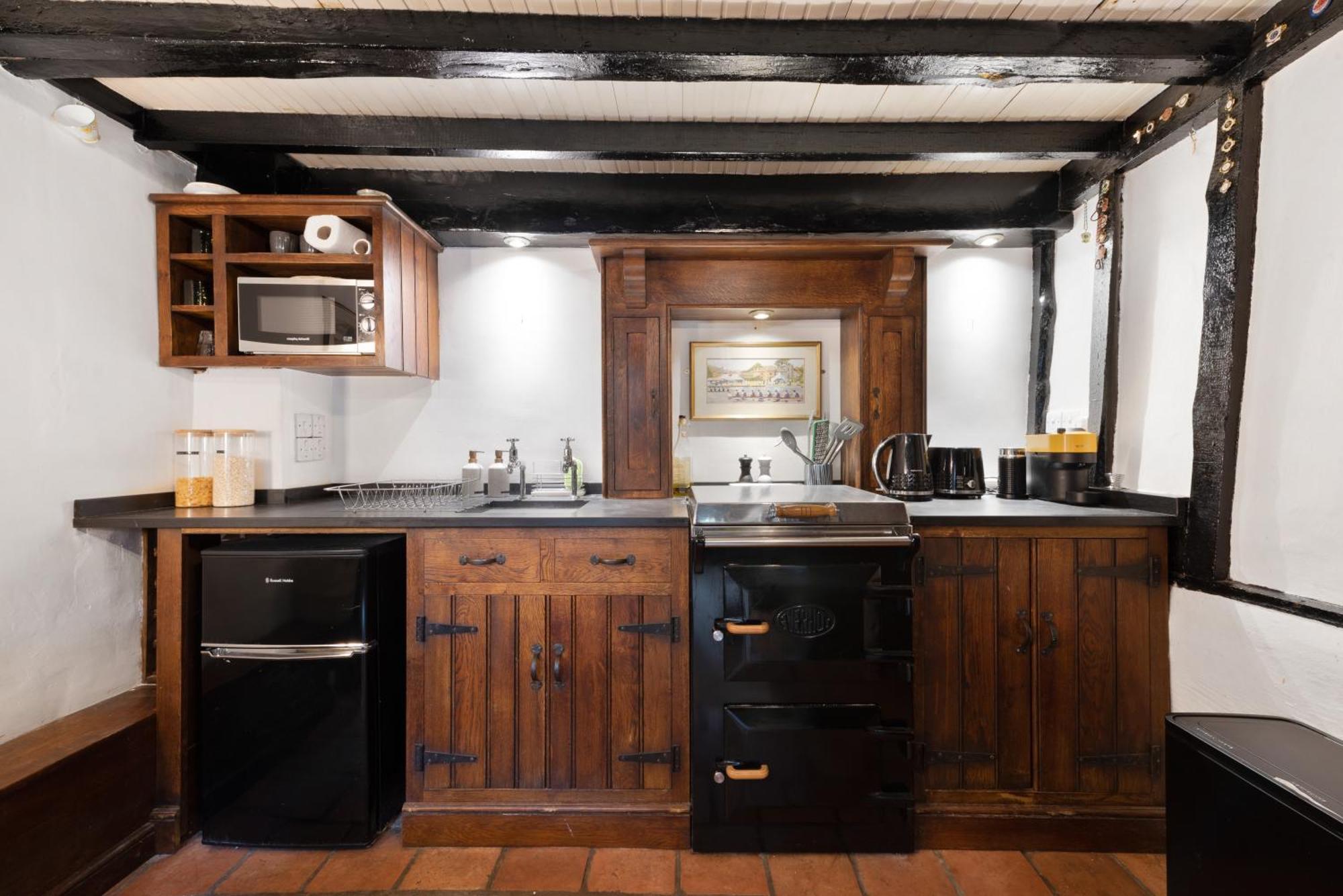 15Th Century Tiny Character Cottage-Henley Centre Exterior photo
